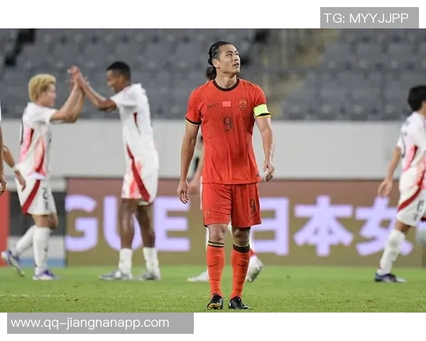 张玉宁呼吁理性对待球员表现球迷情绪发泄应有度