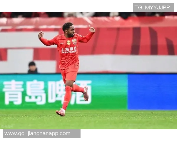 多哥球员让克劳德正式租借加盟上海海港足球俱乐部开启新征程